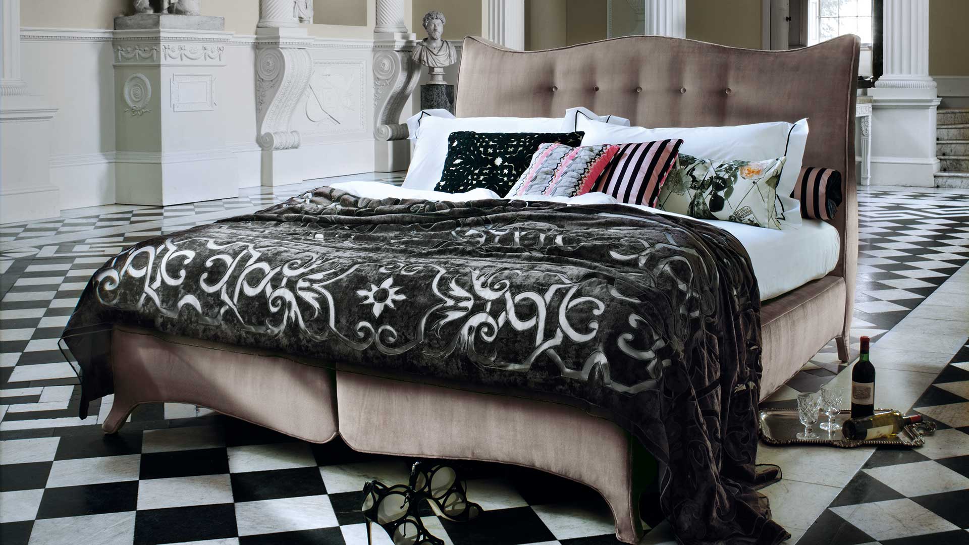 Penelope bed